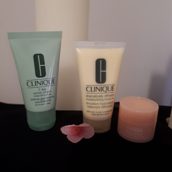 CLINIQUE - Picture 3 of 4